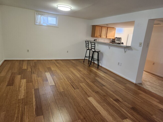 Foto del edificio - 4851 Arlington Blvd