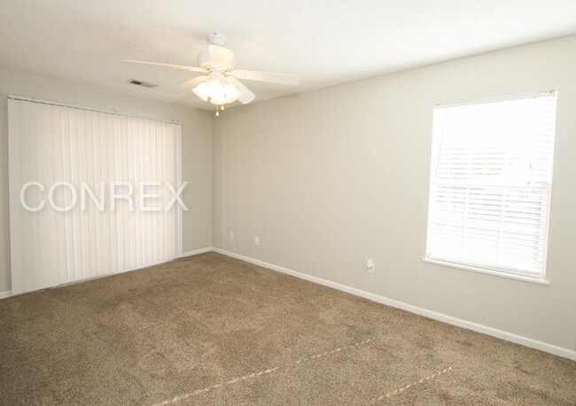 Foto del edificio - 324 Bombing Range Rd