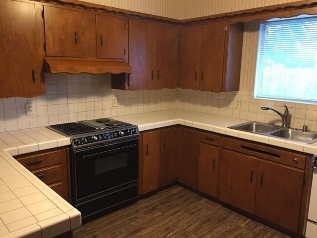 Building Photo - Warr Acres 3 bed 2 bath home!