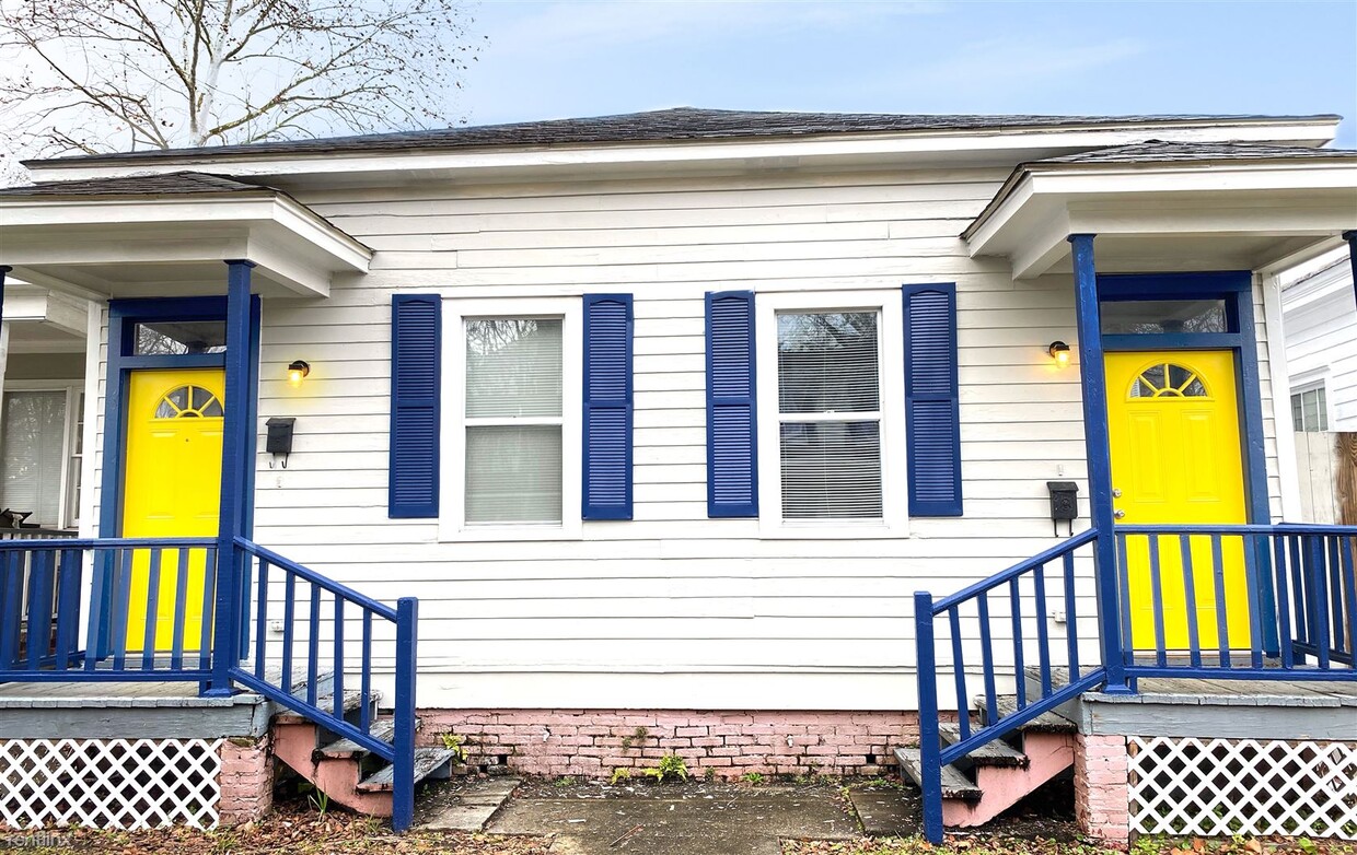 Primary Photo - 2 br, 1 bath Duplex - 520 East Anderson St...