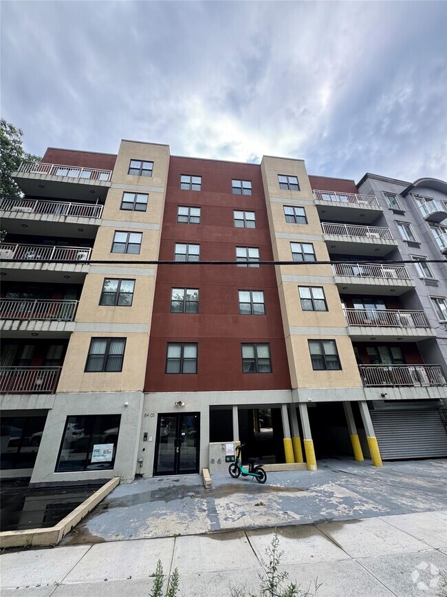 Building Photo - 84-03 Lander St