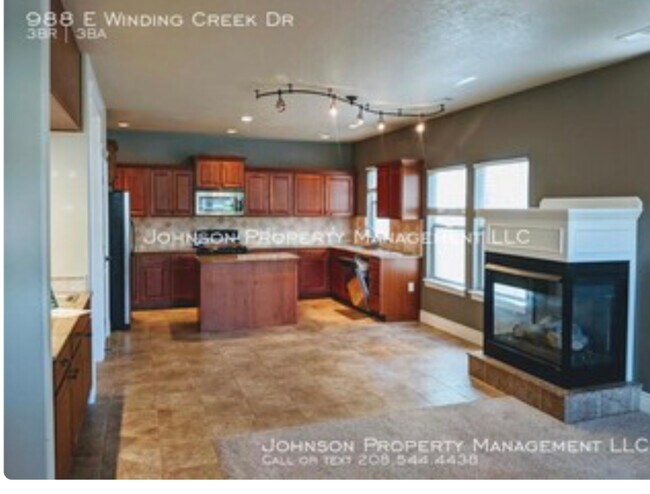Foto del edificio - 988 E Winding Creek Dr