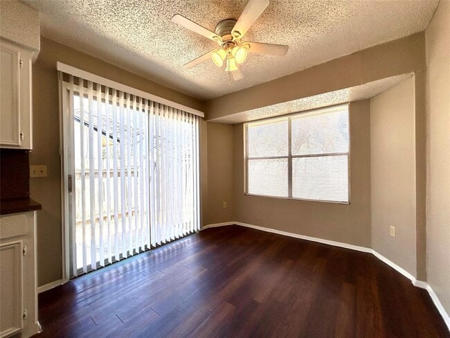 Building Photo - 1502 No Mor Cove