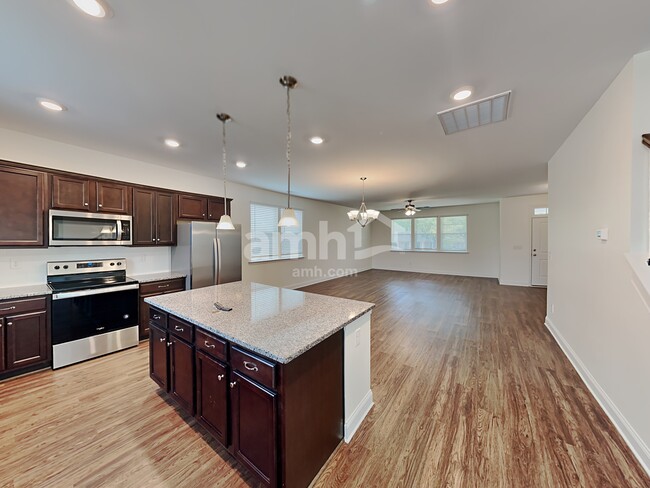 Foto del edificio - 307 Stowe Rd