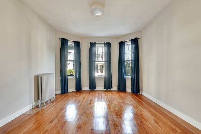 Foto del edificio - #567 Queen room in Dorchester Center 4-be