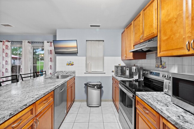Foto del edificio - 124 Creekside Cir