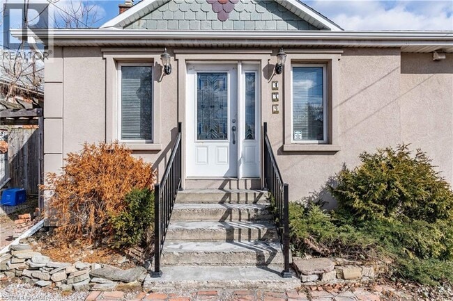 Building Photo - 439 Upper Gage Ave