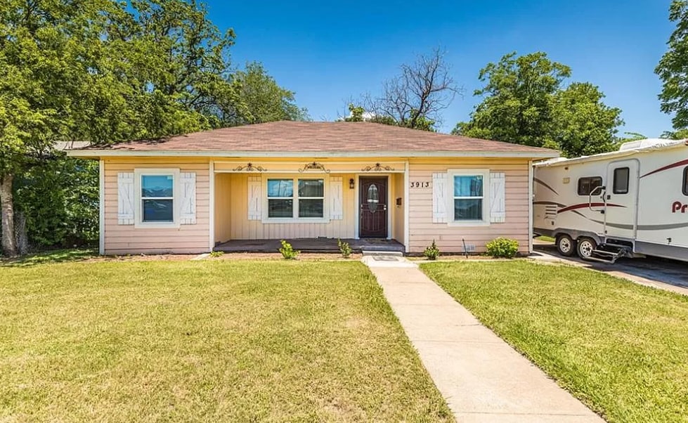 Primary Photo - 3913 Roselawn Dr