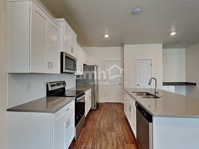 Foto del edificio - 4067 N Bold Stripe Ave
