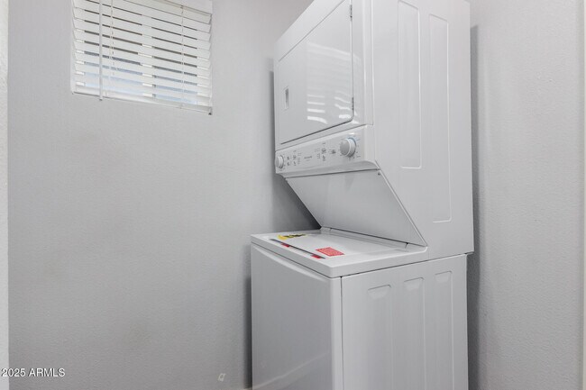 Foto del edificio - 1222 W 4th St