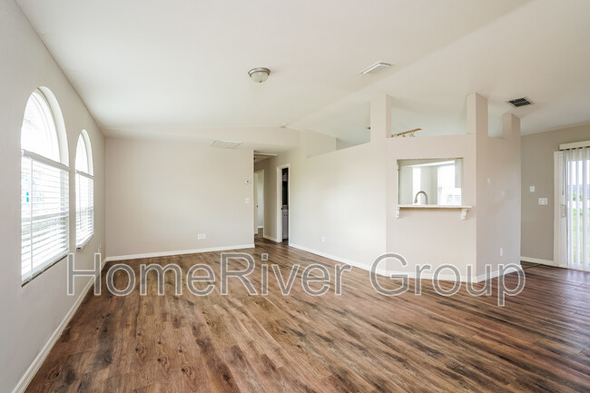 Foto del edificio - 902 SW 11th Ct