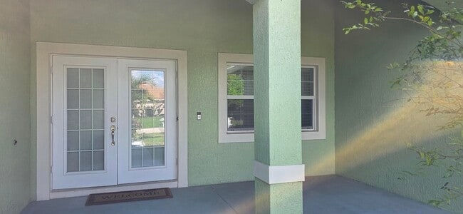 Foto del edificio - 5838 NW Gillespie Ave