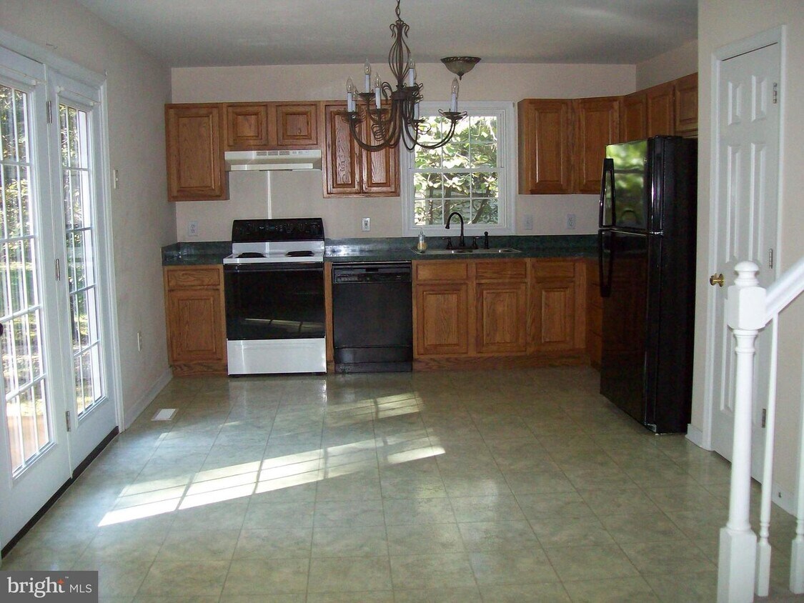 733 Glen Cove Dr, Ruther Glen, VA 22546 House for Rent in Ruther Glen