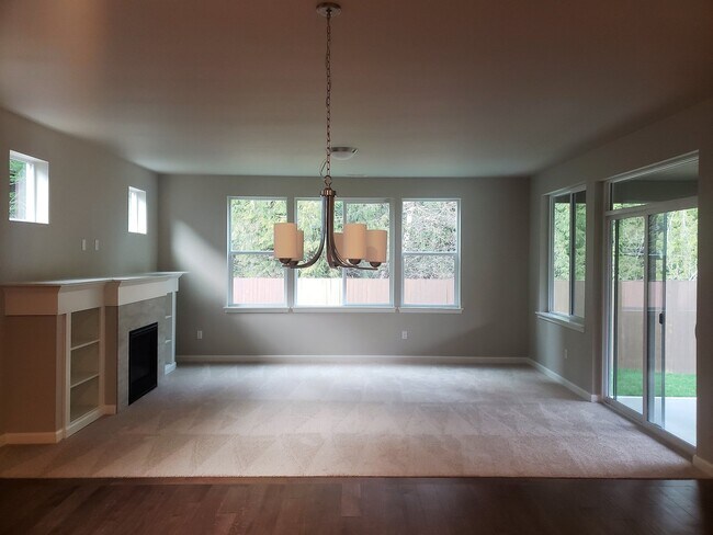 Building Photo - 2402 Puget Sound Blvd
