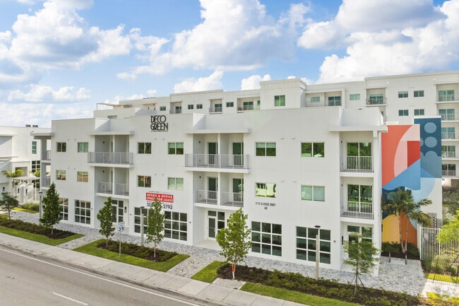 Deco Green Building 4 - Deco Green Apartments