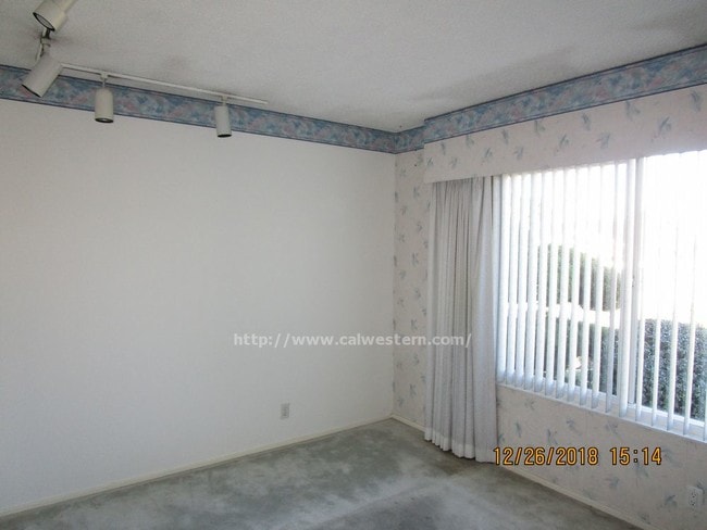 Building Photo - 2607 Loomis Dr