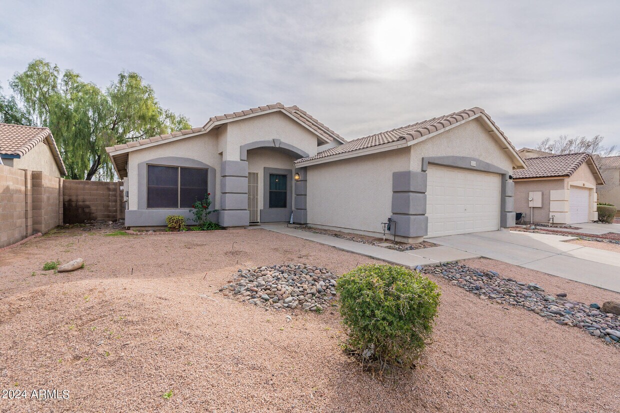 Primary Photo - 21233 N 30th Ave