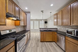Building Photo - 7403 Hollister Ridge