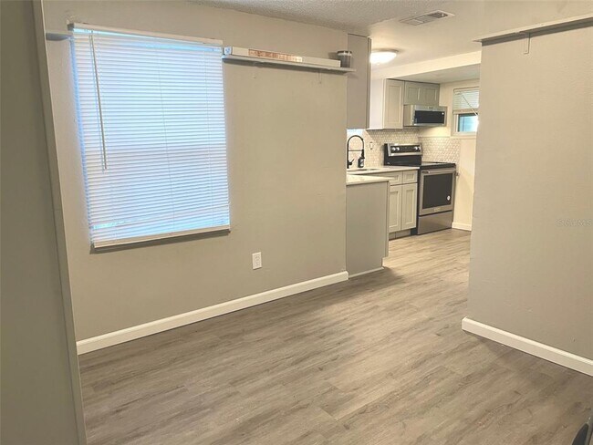 Photo - 8215 N Brooks St Apartment