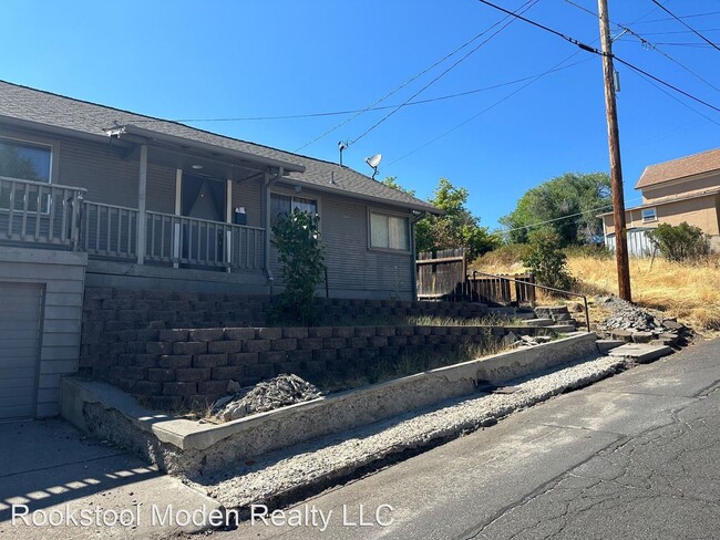 Building Photo - 2 br, 1 bath House - 1528 Wilford Ave