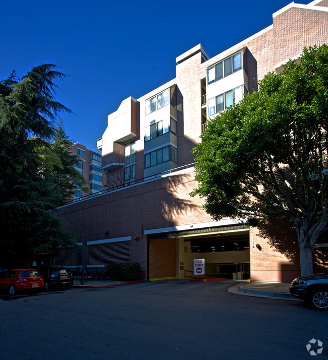Building Photo - 101 Lombard St