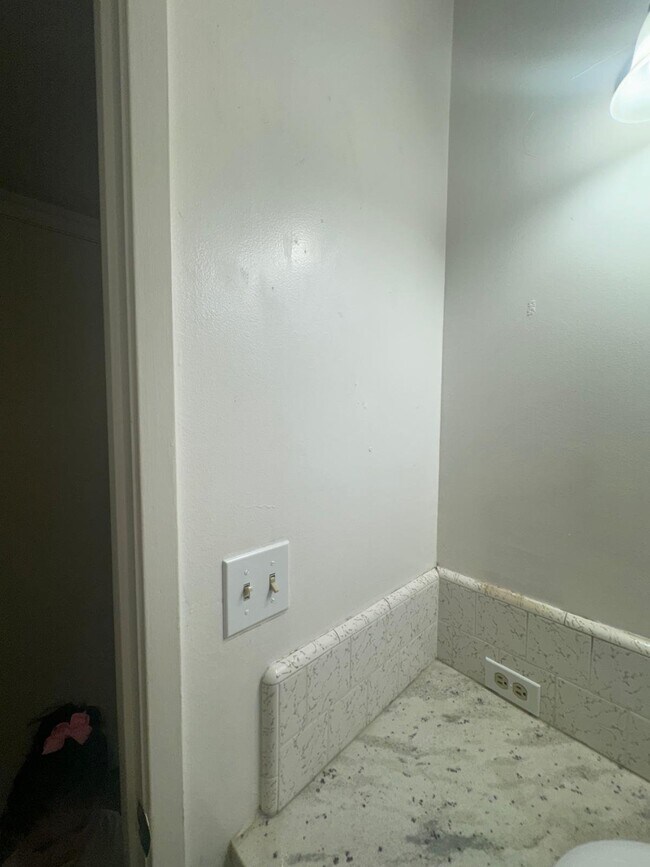 Foto del edificio - 1137 W Cornell Ave