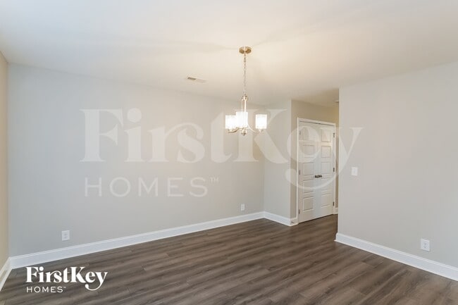 Foto del edificio - 631 Alvin Rd