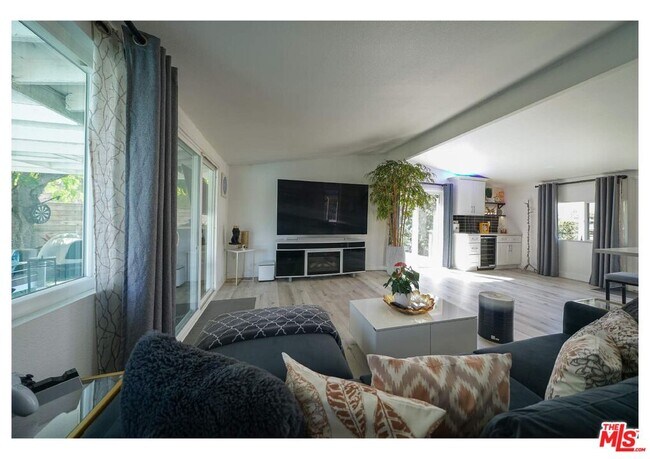 Foto del edificio - 848 W Irving Pl