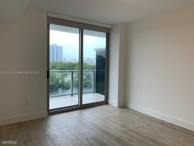 Building Photo - 3 br, 3 bath House - 16385 Biscayne Blvd U...