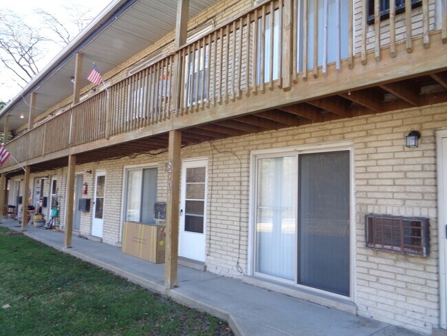 Building Photo - 8701 84th Ct