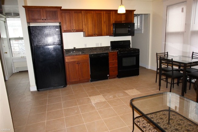 Building Photo - 5 br, 2 bath  - 327 S Division St Apt 2 #3