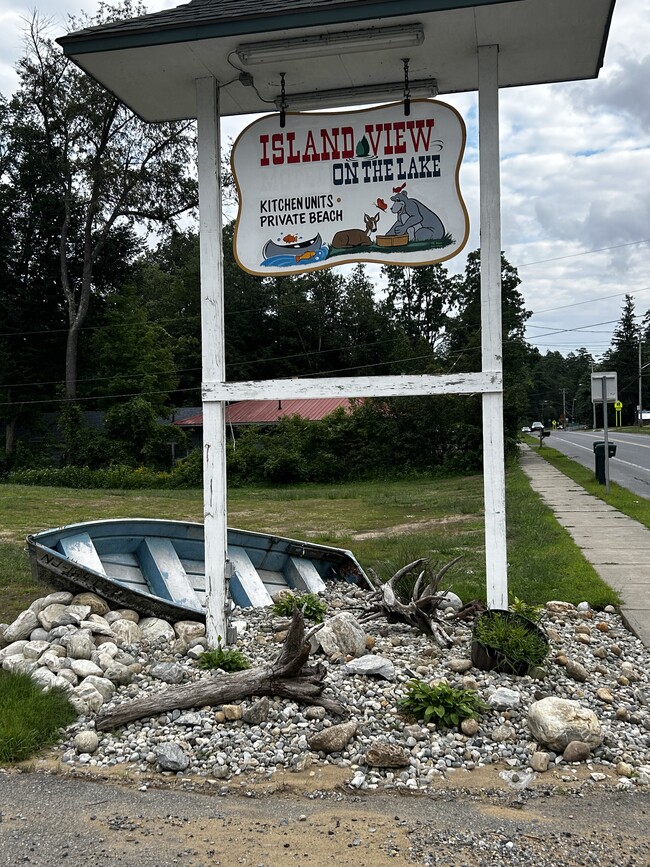 Building Photo - 302 Lake Ave