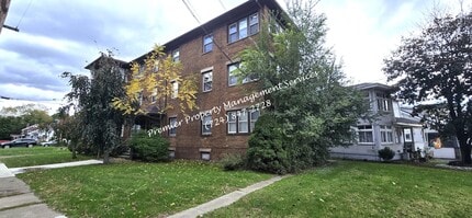 Building Photo - 324 E Moody Ave