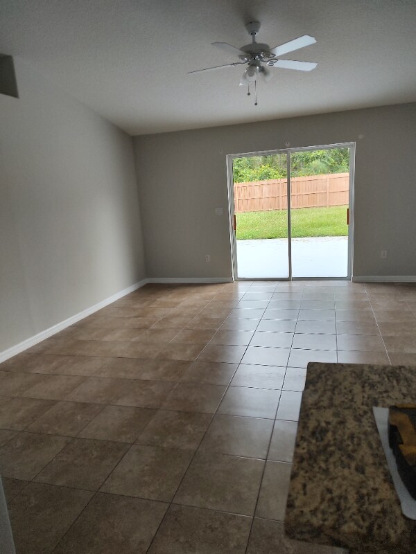 Building Photo - 15 Fernon Ln