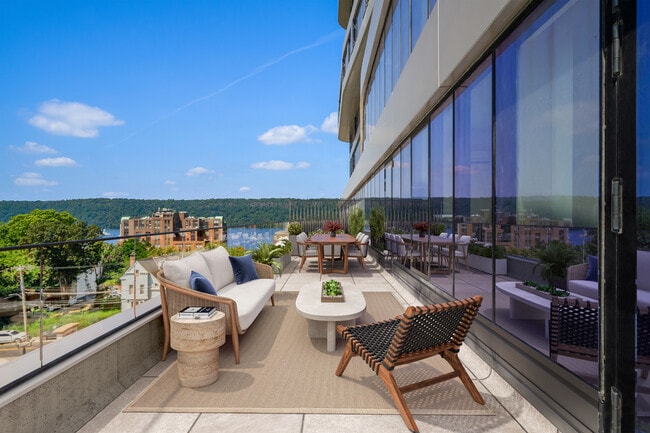 Building Photo - Hudson 44