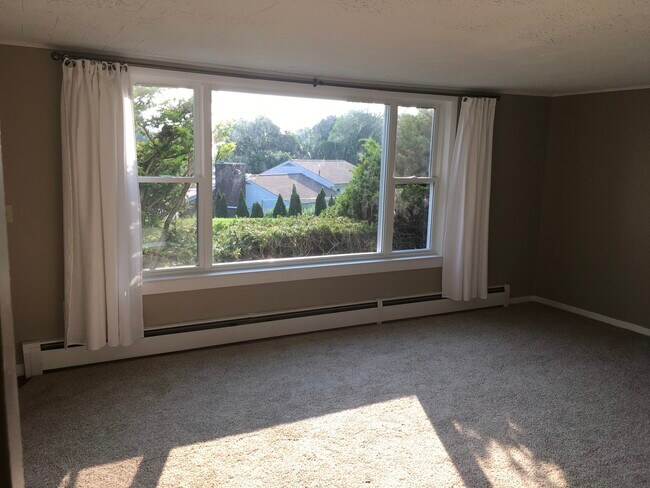 Sala de estar - 62 Laurel Hill Dr