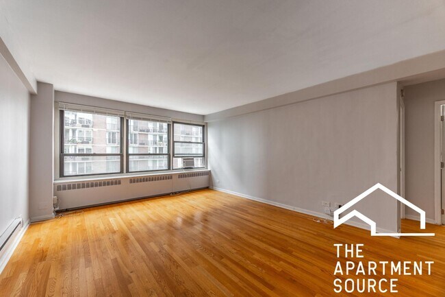 Foto del edificio - 4180 N Marine Dr