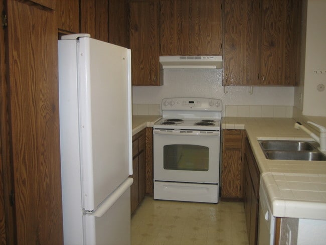 Building Photo - 9149 Village Glen Dr