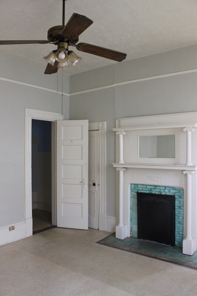 Building Photo - 1527 NOBLE STREET
