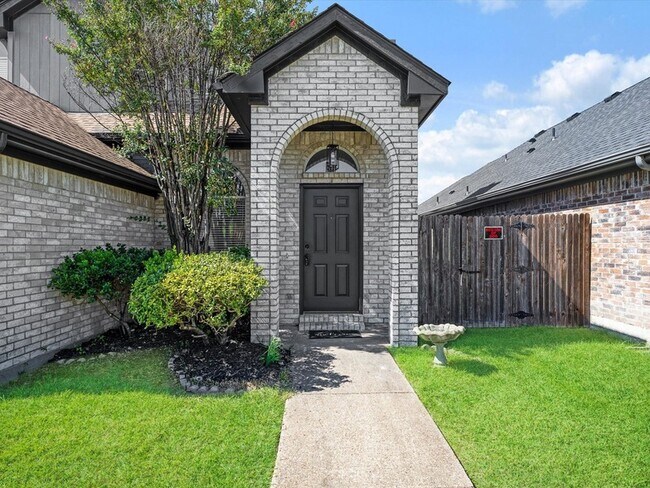 Building Photo - 2409 Baretta Dr