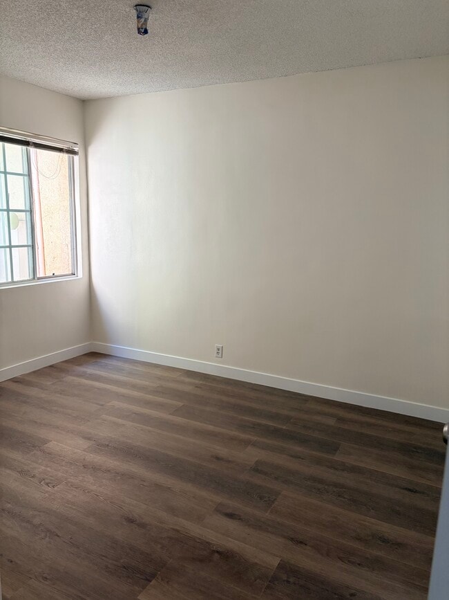 Building Photo - 1841 S Sierra Vista Ave