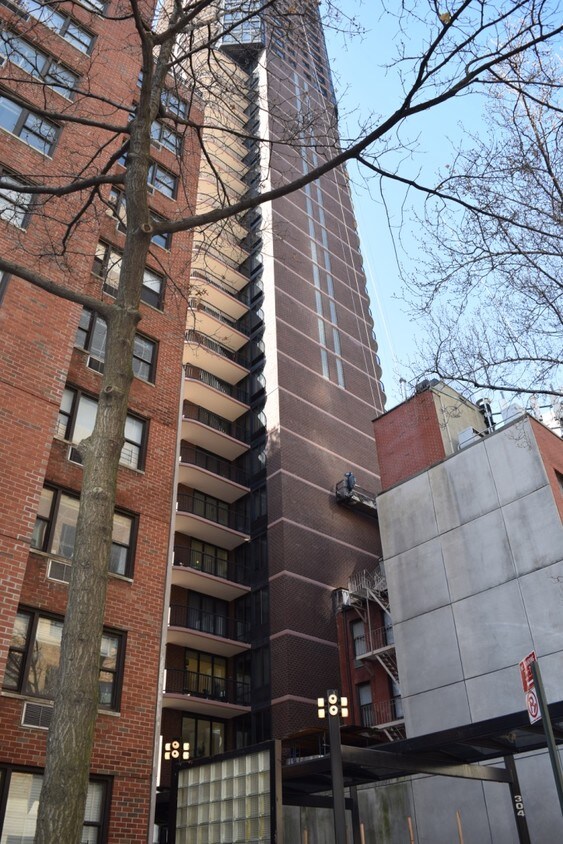 Primary Photo - 304 E 65th St