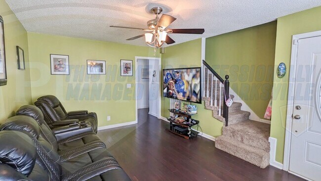 Foto del edificio - 3461 Kingfisher Dr