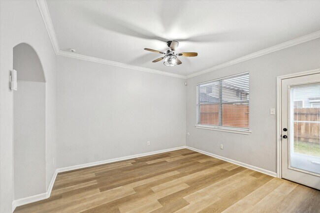 Foto del edificio - 14339 Melody Glen Ln