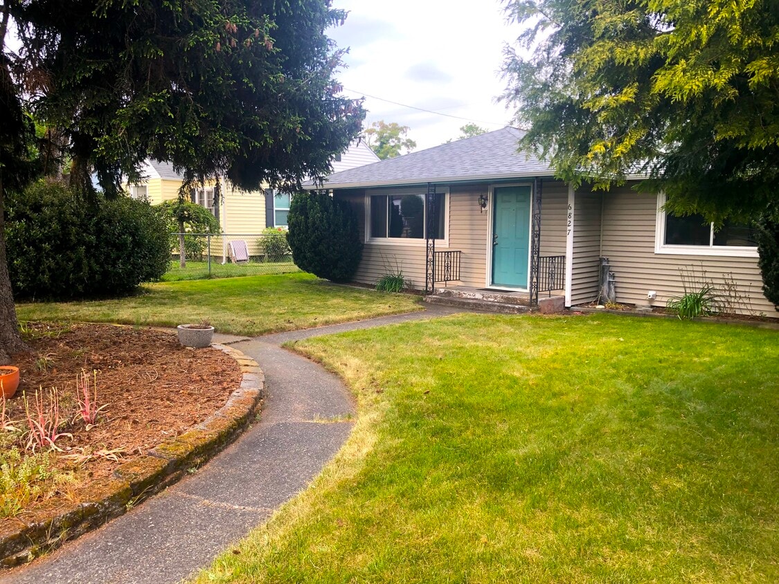 6827 S Prospect St, WA 98409 House for Rent in WA