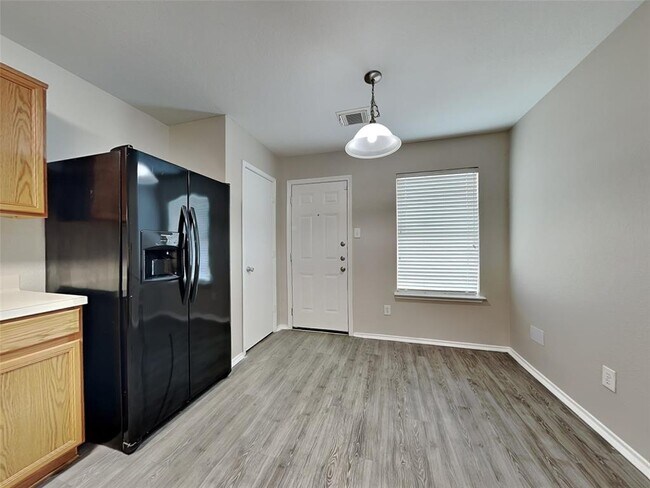 Building Photo - 8134 Chancewood Ln