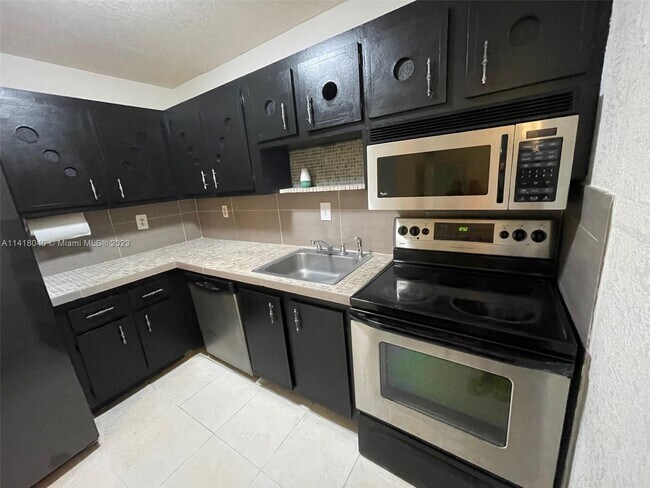 Foto del edificio - 7300 NW 17th St