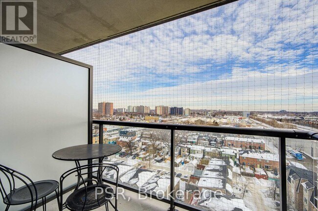 Building Photo - 8 Trent Ave