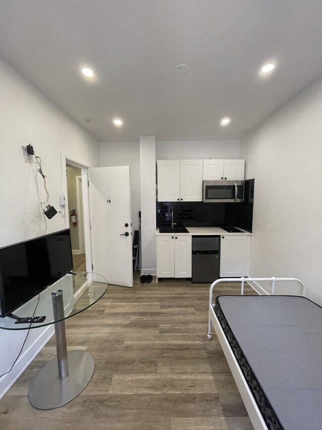 Building Photo - 1638 St Christophe St