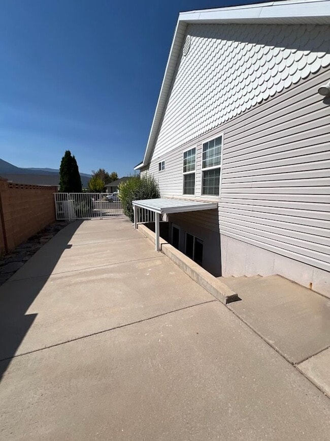 Building Photo - AND-D 1802